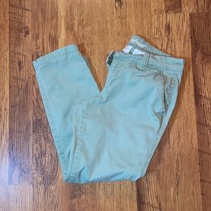 OLD NAVY Boyfriend Capri Pant